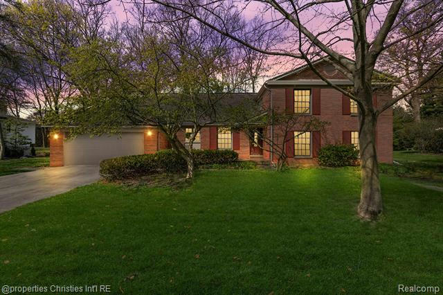 7408 CATHEDRAL DR, BLOOMFIELD HILLS, MI 48301, photo 1 of 45