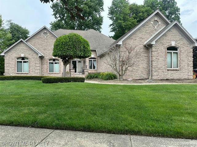 14179 BOURNEMUTH DR, SHELBY TWP, MI 48315, photo 1 of 44
