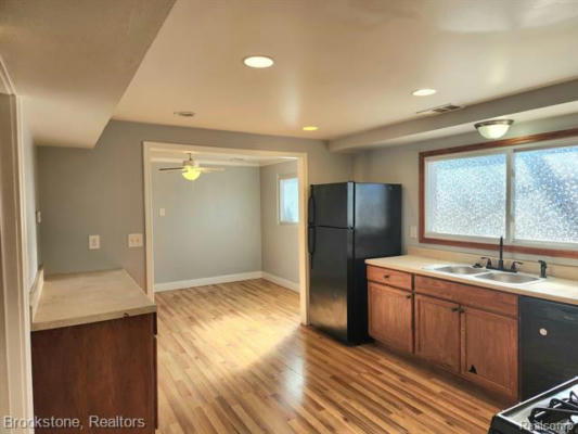 12131 19 MILE RD, STERLING HEIGHTS, MI 48313, photo 4 of 20