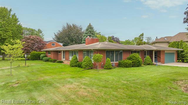 60 MOORLAND DR, GROSSE POINTE SHORES, MI 48236, photo 3 of 78