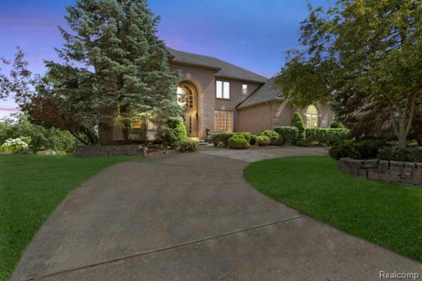 8950 WOODLORE SOUTH DR, PLYMOUTH, MI 48170 - Image 1