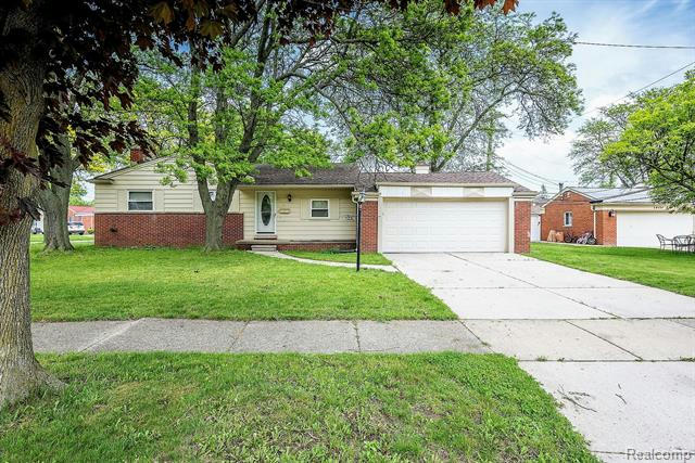 20470 RIVER OAKS DR, DEARBORN HEIGHTS, MI 48127, photo 1 of 27