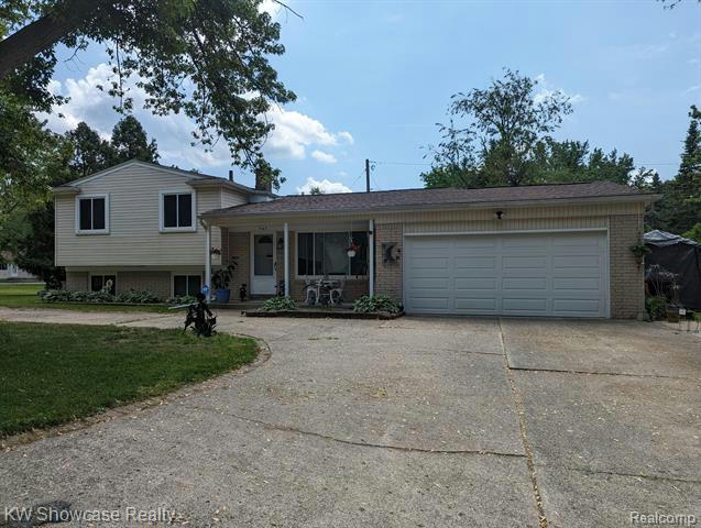 7167 CRESTMORE ST, WEST BLOOMFIELD, MI 48323, photo 1 of 20