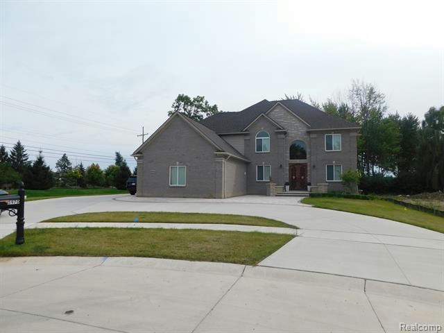 3970 LISA MARIE DR, STERLING HEIGHTS, MI 48314, photo 1 of 67