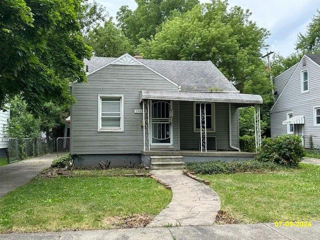 19644 KENOSHA ST, HARPERWOODS, MI 48225, photo 1 of 20