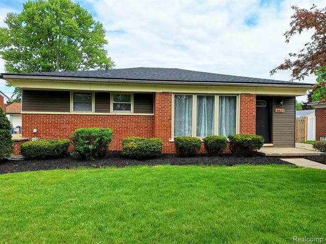 8823 BIRKHILL DR, STERLING HEIGHTS, MI 48314, photo 1 of 27