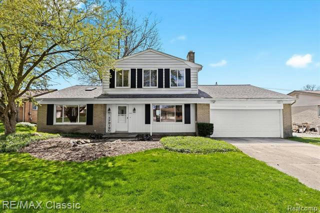 348 BEVERLY ISLAND DR, WATERFORD, MI 48328, photo 1 of 47