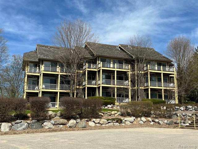 5678 N CROSS OVER DR UNIT 2, BELLAIRE, MI 49615, photo 1 of 5