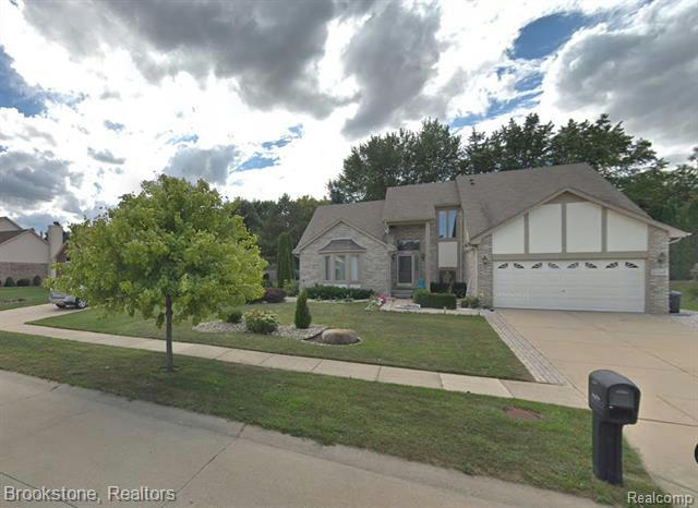 41579 VANCOUVER DR, STERLING HEIGHTS, MI 48314, photo 1 of 38