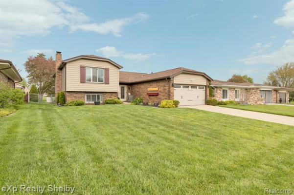 35749 FOOTHILL DR, STERLING HEIGHTS, MI 48312, photo 4 of 50