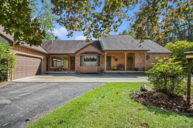 4205 FOREST RIVER TRL, COLUMBIAVILLE, MI 48421, photo 1 of 38