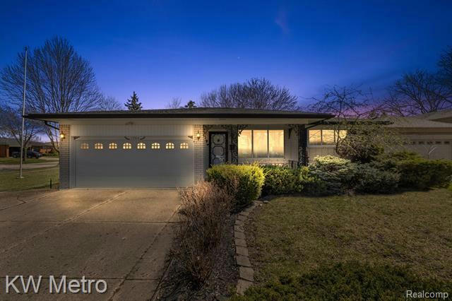 13514 MORAY CT, STERLING HEIGHTS, MI 48312, photo 1 of 42