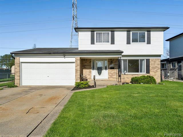 34309 COACHWOOD DR, STERLING HEIGHTS, MI 48312, photo 1 of 32