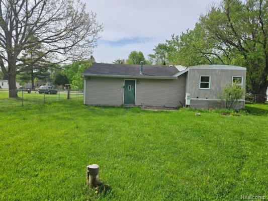 5791 MAUNEE DR, HOWELL, MI 48843, photo 3 of 9