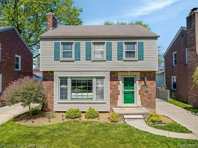 2040 NORWOOD DR, GROSSE POINTE WOODS, MI 48236, photo 1 of 18