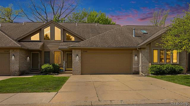 33142 WHISPERING LN, CHESTERFIELD, MI 48047, photo 1 of 22
