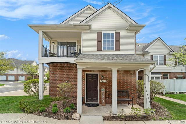 747 AMBERLY DR UNIT C, WATERFORD, MI 48328, photo 1 of 26