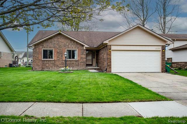 26178 FAIRWOOD DR, CHESTERFIELD, MI 48051, photo 1 of 25