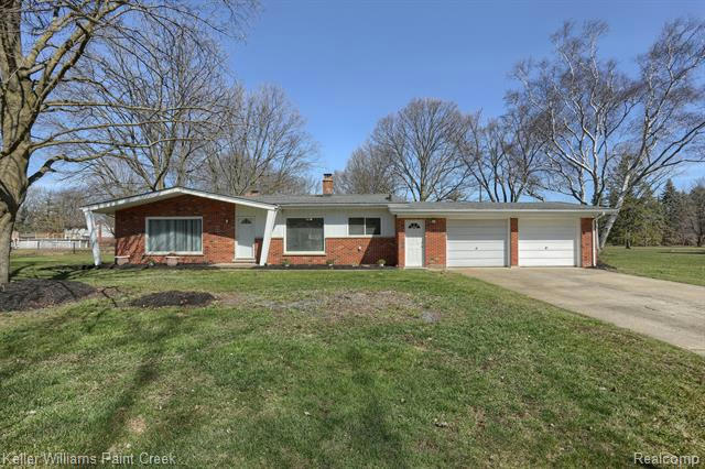 8881 HOUGHTON DR, STERLING HEIGHTS, MI 48314, photo 1 of 21