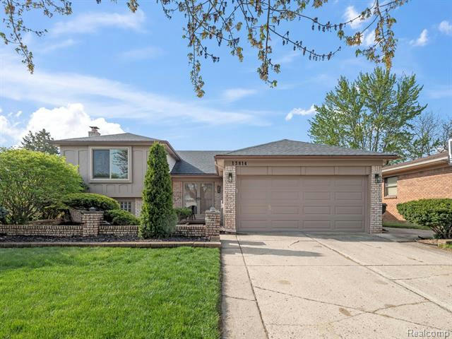 13814 BROUGHAM DR, STERLING HEIGHTS, MI 48312, photo 1 of 27