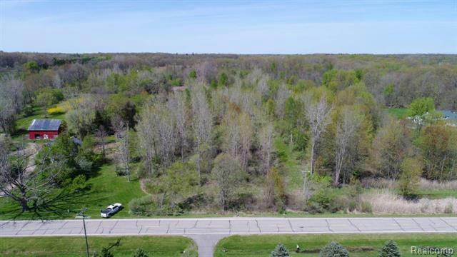 4.00 W COULTER ROAD, LAPEER, MI 48446, photo 1 of 5