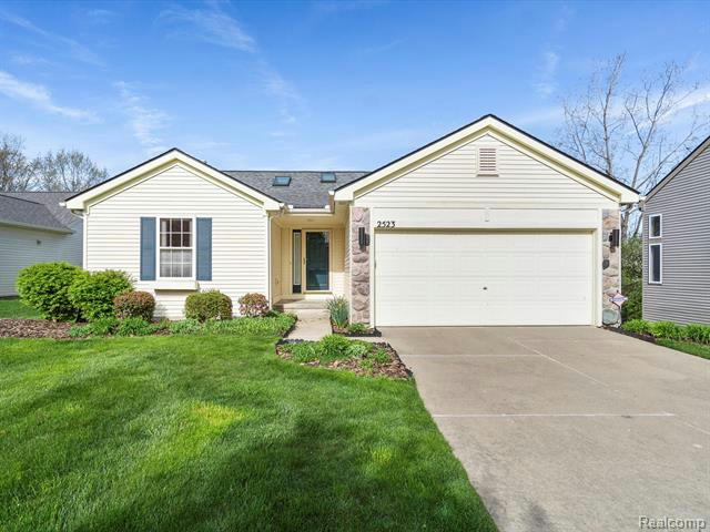 2523 DRIFTWOOD DR, WATERFORD, MI 48329, photo 1 of 36
